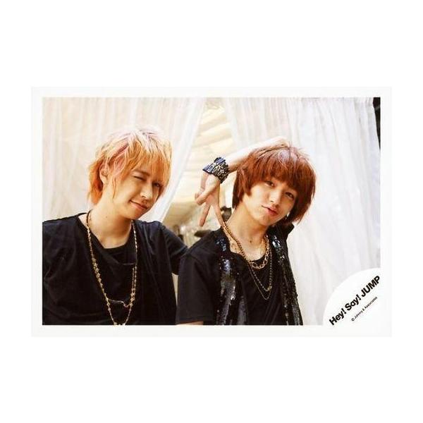 中古生写真(ジャニーズ) Hey! Say! JUMP/八乙女光・伊野尾慧/横型・バストアップ・衣装黒・ネックレス・右向き・八乙女右目