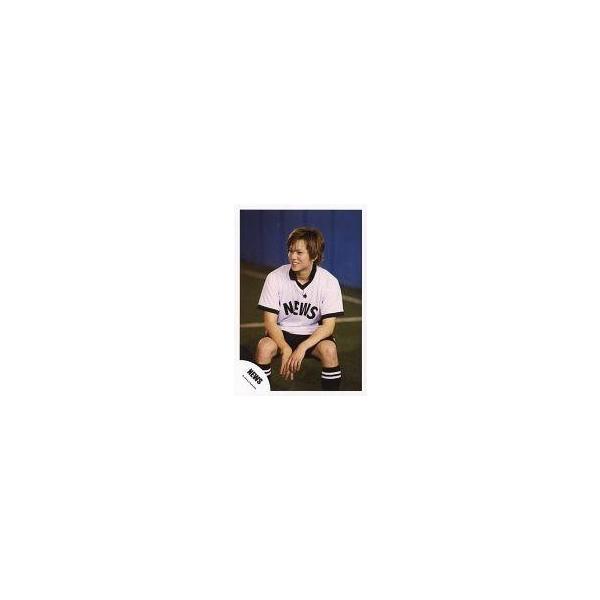 中古生写真(ジャニーズ) NEWS/加藤シゲアキ/膝上・座り・ユニフォーム白黒・目線左/公式生写真