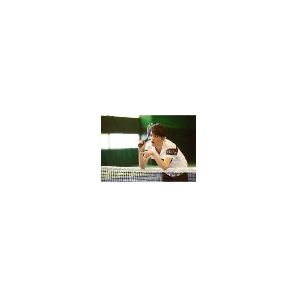 中古生写真(男性) 尾関陸(柳沢慎也)/横型・上半身・ユニフォーム白.茶・右手ラケット・左手人差し指立て・キャラクターショット/ミュージ