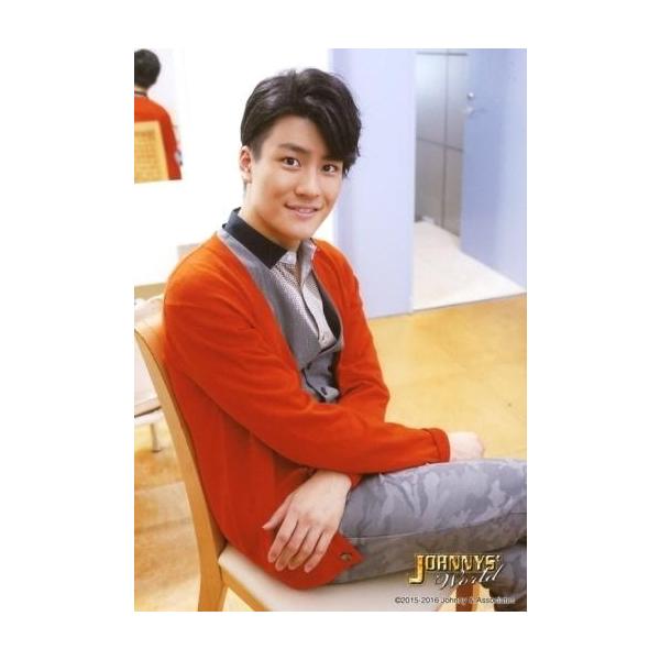 中古生写真(ジャニーズ) SixTONES/森本慎太郎/膝上・座り・衣装赤.グレー・右向き/JOHNNYS’ World 2015-2016