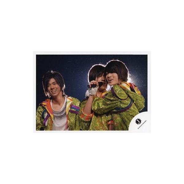 中古生写真(ジャニーズ) 7WEST /小瀧望・神山智洋・竹本慎平/ライブフォト・横型・上半身・衣装黄緑・神山右手マイク/公式生写真