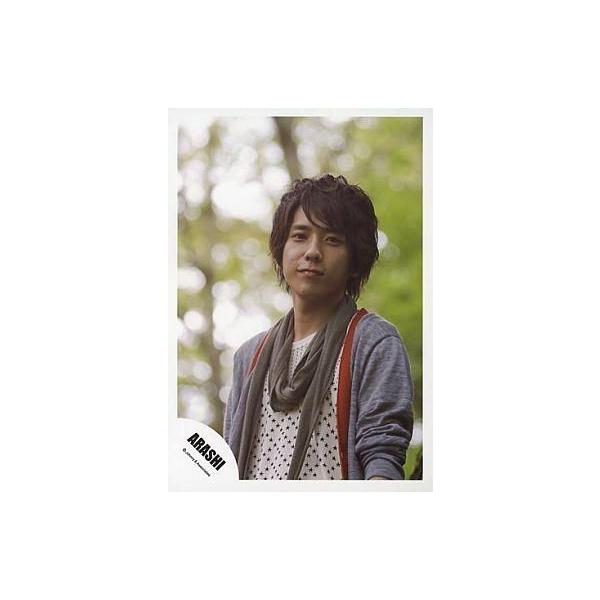 中古生写真(ジャニーズ) 嵐/二宮和也/上半身・グレーカーディガン・正面/公式生写真