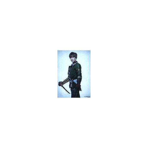 中古生写真(男性) 土屋神葉(倶利伽羅江)/膝上・背景白・キャラクターショット/メインビジュアル/「Blu-ray/DVD 映画『刀剣乱