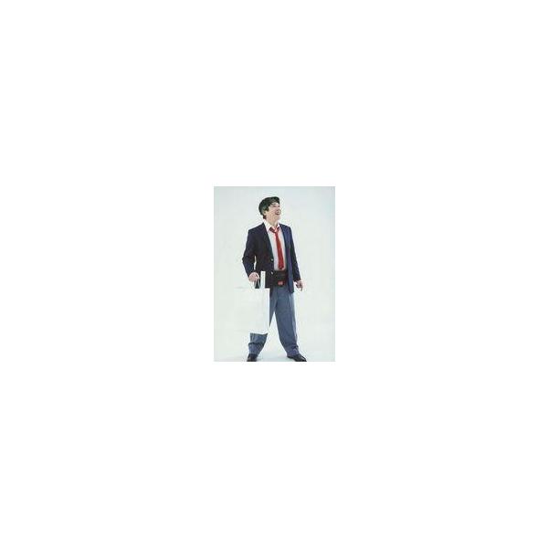 中古生写真(男性) 中野マサアキ(落合実)/全身・衣装黒・グレー・ネクタイ赤・緑・右手紙袋・右向き・顔見上げ・笑顔・キャラクターショット/舞