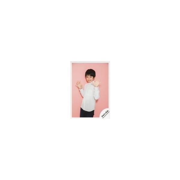 中古生写真(ジャニーズ) ジャニーズJr./真弓孟之/膝上・衣装白・両手パー・背景ピンク/JOHNNYS’ ISLAND STORE オフショット