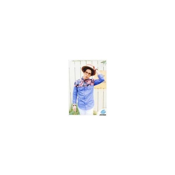 中古生写真(男性) AAA/末吉秀太/膝上・衣装青・ピンク・白・眼鏡・左手帽子・首傾げ・口すぼめ・背景白/「AAA PARTY/A