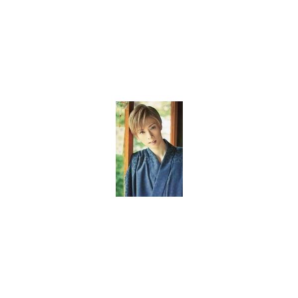 中古生写真(女性) 宝塚歌劇団(花組)/明日海りお/バストアップ・衣装着物青・柱に寄りかかり・カメラ目線・2Lサイズ/「宝塚歌劇団」公式生写真