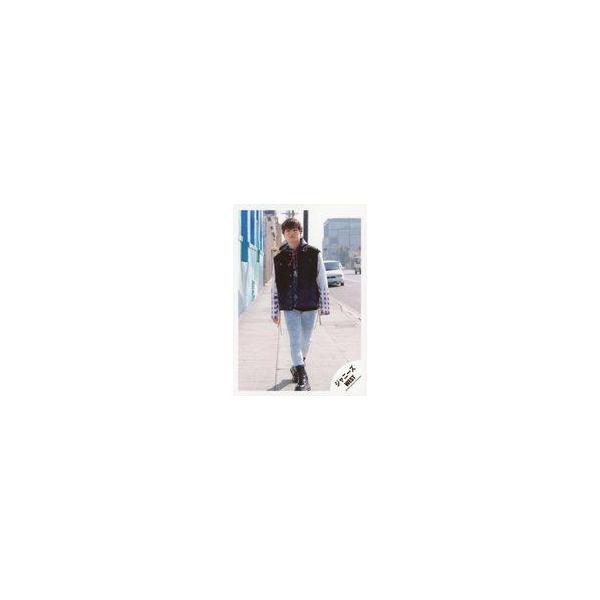 中古生写真(ジャニーズ) ジャニーズWEST/神山智洋/全身・衣装黒.紫.白・足交差・両手下/神山智洋・藤井流星・小瀧望 海外(ロサンゼルス)