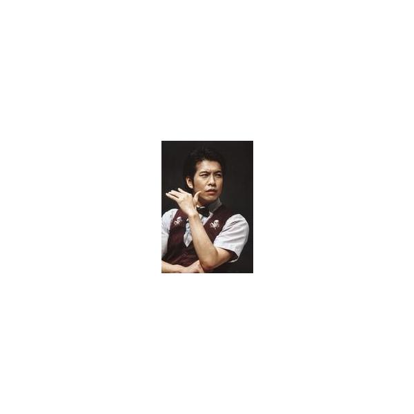 中古生写真(男性) 鶏冠井孝介(シェフ闇崎)/ライブフォト・バストアップ・衣装赤茶色.白・左手上げ・目線右/舞台「昆虫戦士コンチュウジャー2〜