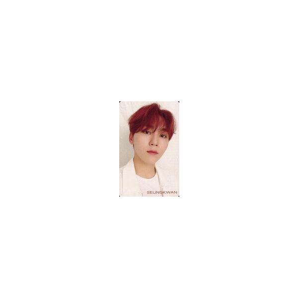 中古コレクションカード(男性) SEVENTEEN/SEUNGKWAN(スングァン)/上半身・衣装白・両手下げ・背景ベージ
