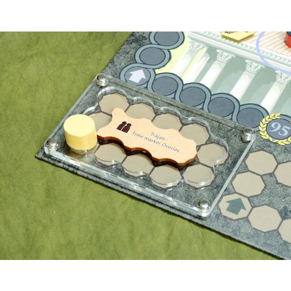 タイムマーカーオーバーレイ2人用１枚です。ボードゲーム、トラヤヌスの駒が動かないようにする為のオリジナルオーバーレイ大きさオーバーレイ(2人用)：縦:約63mm×横:約99mm×厚さ:約7mm※レーザー加工ですのでボード表面に焼け跡やサイド...