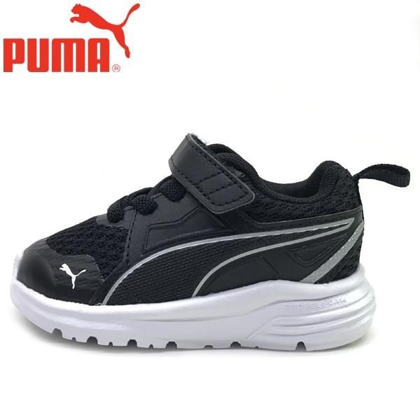 ブランド：Puma プーマ品　名　：ピュア ジョガー V PS品　番　：370577カラー　：01-プーマブラックサイズ　: 12cm 13cm 14cm 15cm 16cm素　材　：アッパー：合成繊維＋人工皮革、 ミドルアッパー：合成樹脂...