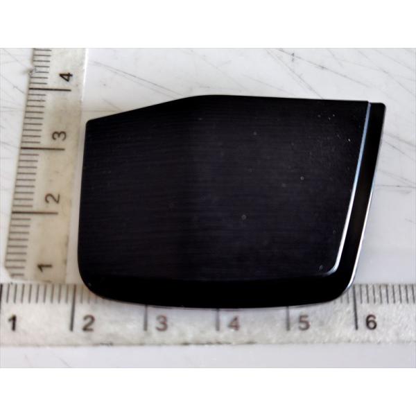ドアロックベースプレート下側ＲＨのみ 69312-22140 マークX用 トヨタ純正部品