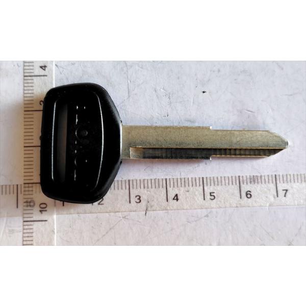 新品　未使用　トヨタjzx100 ブランクキー　89742-22120 新品 未使用 トヨタjzx100 ブランクキー 89742-22120 - メルカリ