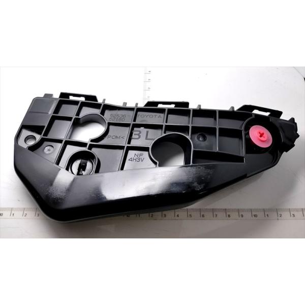 8ページ クラウン用 フロントバンパーリテーナー 52536-30240 トヨタ純正