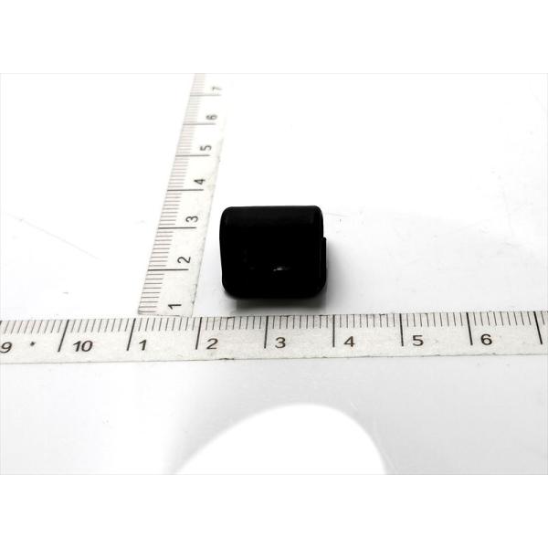 8番のみ』 ジムニー用 ルーフサイドドリップリヤ(ブラック)のキャップ