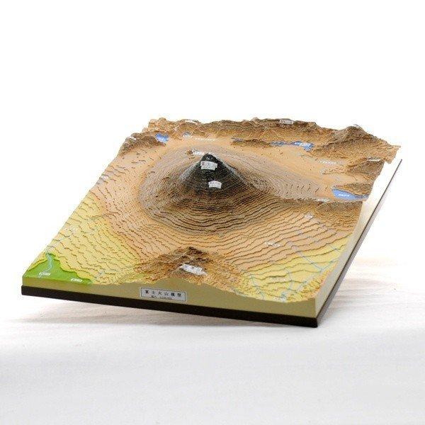 ●富士（コニーデ）の地形を示した火山地形模型です。＜仕様＞商品コード：上野科学社 210-004-02サイズ：約9×30×40cm材質：プラスチック樹脂入数：1*手作りのためサイズ・重さには多少のばらつきがあります