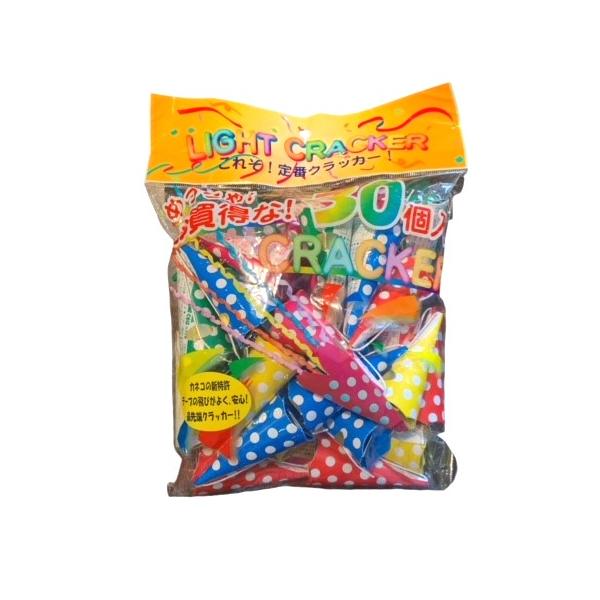 音と共に５色の紙テープが飛び出すスタンダードタイプ!!シンプルだけど大満足なお得なクラッカーです！純国産品で安全面にも配慮されていいるので、ホームパーティや誕生日会の演出に最適です。スパークラッカー３０個入りメーカー：カネコ国産品モニターの...