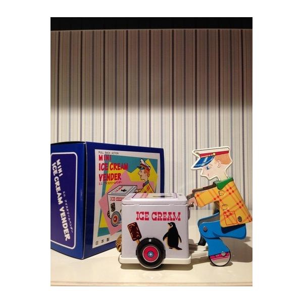 suzuyatoy_robot-ice-cream