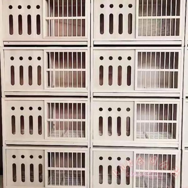 【シンプルな鳩の檻】まだ適した鳩の檻をお探しですか？私たちの檻は鳩のために特別に設計されており、シンプルな形状、引き戸のデザイン、頑丈で耐久性があり、取り付けが簡単です。サイズは4種類あり、状況に応じてお選びいただけます。【思いやりのあるデ...