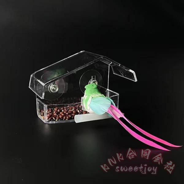 ??【高品質のアクリル！耐久性がある】鳥用フィーダーはアクリル製で、優れた品質と長寿命を実現しています。環境に優しいアクリル、無毒、無臭、耐久性、高い透明性を備えた軽量な野鳥の餌台です.??【構造】ウィンドウガラスの外側に3つの強力な吸引カ...