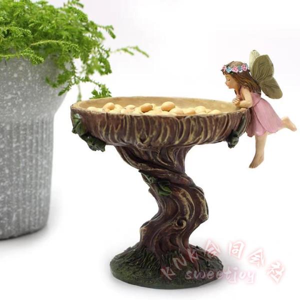 [面白い]美しい鳥の餌箱のデザイン,あなたの羽毛の友達があなたの庭に群がるのを見ることができます,毎日の餌やりを楽しむ.[野鳥のデザイン]野鳥の餌やりに最適です,鶏のように,すずめ,日本の麻雀,安全で便利な給餌場所を提供する.この小さな鳥の...