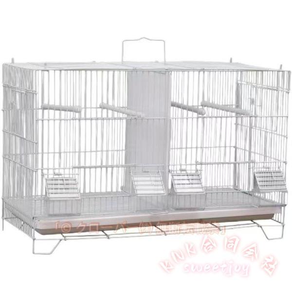 真ん中に仕切り付きがあることで、多頭飼い・繁殖に最適な鳥ケージです。仕切り板は、お互いに見えないプラスチック板、繁殖に便利な網板の二枚を付属。画像3枚目のように積み重ねて使用いただける構造になっています。 複数個鳥かごをお持ちの方は便利かと...