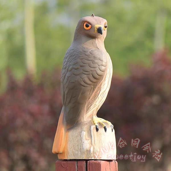 ●鋭い眼光、力強いカギ爪、そして威風堂々としたたたずまい。実物の鷹とみまがうほど精巧に作られたイーグルの模型です。● 風でリアルに首を振る模造フクロウ。鳥よけの模造ふくろうです。　目玉は本物そっくりの造りです。● 一般にスズメやカラス、ムク...
