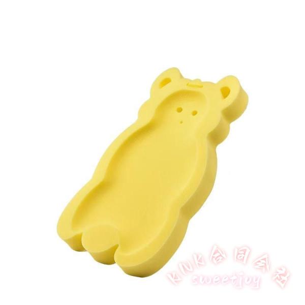 【スポンジバスマット】沈みすぎない程よい固さのスポンジバスマット。赤ちゃんを寝かせて両手で洗えるので、赤ちゃんもパパママも快適！【安定感抜群】中央に窪みがあるので、寝かせた時の安定感も抜群！ベビーバスの中だけでなく、お風呂の床、キッチンや洗...