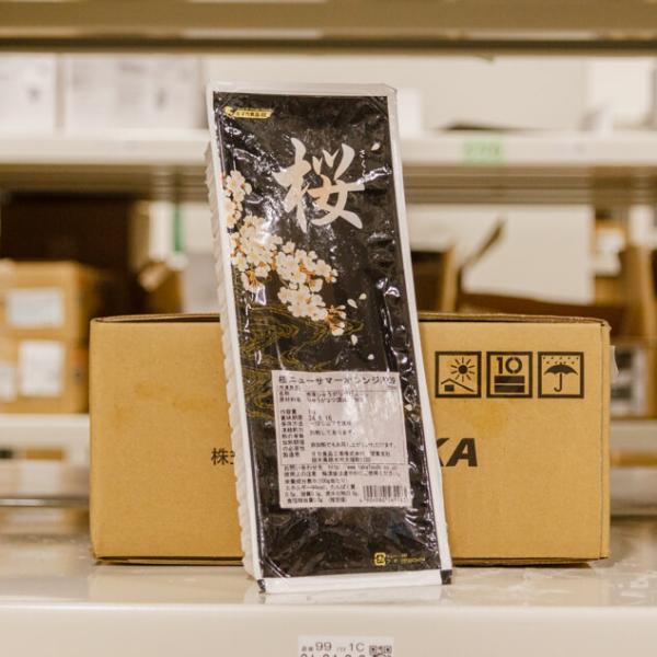 [たのメル便] 水目桜　匠の耳付き一枚板　ウレタン塗装　新品未使用 たのメル便] 水目桜匠の耳付き一枚板ウレタン塗装新品未使用