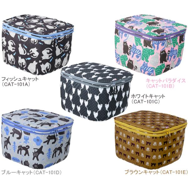 ・ネコ柄モチーフの可愛くておしゃれなデザインの2段式前カゴカバー・前後どちらからでも荷物の出し入れが可能な両開きファスナー・ファスナーを開くことで通常のサイズから大容量サイズに変わる2段式・荷物を雨やホコリから保護し、ひったくり防止にも効果...