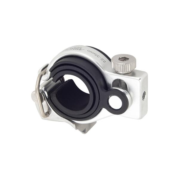 ・汎用性の高い台座と脱着が簡単なクランプがひとつになったアクセサリーホルダー・台座はM5のネジ孔が1つで汎用性抜群・クランプは工具なしで調整できるボルトとレバーのワンタッチ操作で簡単に脱着が可能・3つの樹脂製シムにより直径22mm〜35mm...