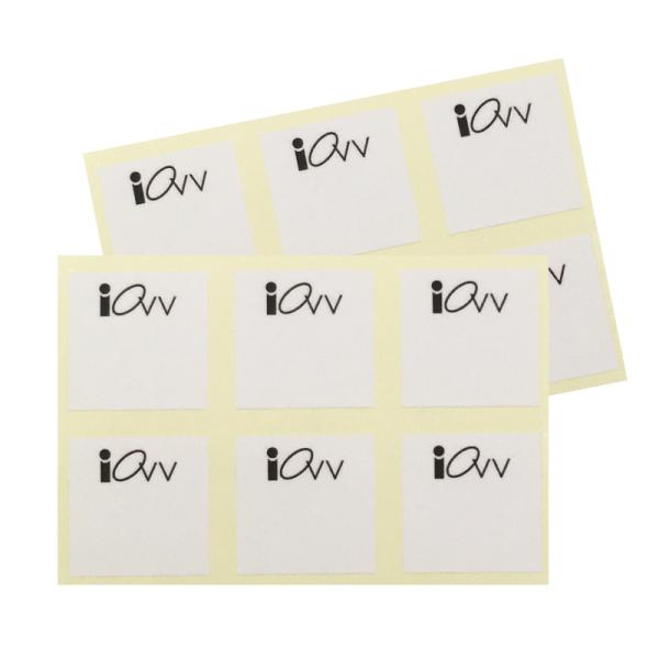 グルー台などの上に貼って使用して下さい。シートの上にグルーを出して施術して下さい。使い捨てですので片付けがラクラクです。【詳細説明】◆商品名：グルー用シート◆内容量：6枚入り1シート×2シート　12枚　そんなときにグルー用シートです。よくあ...