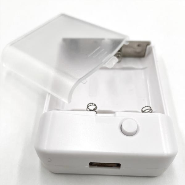 FSC 乾電池4本交換式チャージャー(ホワイト) FS-MC01-WH