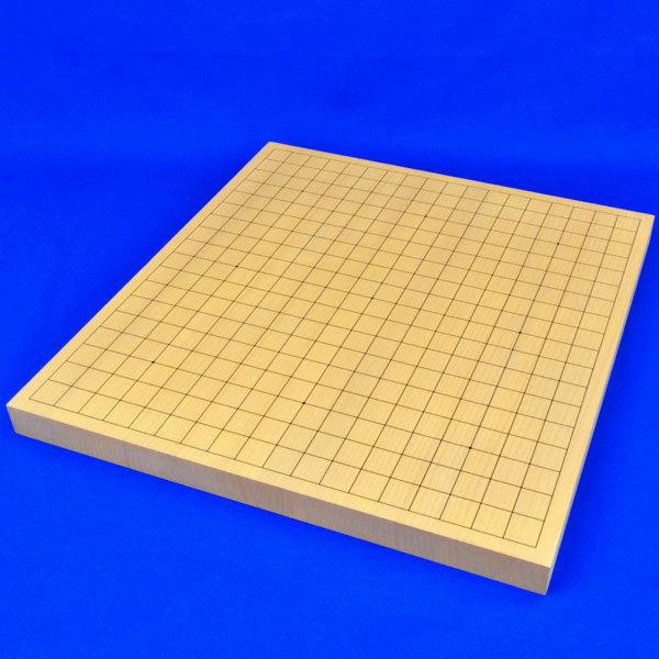 ■囲碁盤の材質：木製　新かや材(スプルース材)■囲碁盤のサイズ　天面横幅 約42cm × 天面奥行 約45cm　厚み約1寸　卓上碁盤新かや1寸ハギは、新かや材(スプルース材)の厚み1寸の一体式の卓上碁盤です。■ハギ造りの囲碁盤 　ハギ造りの...
