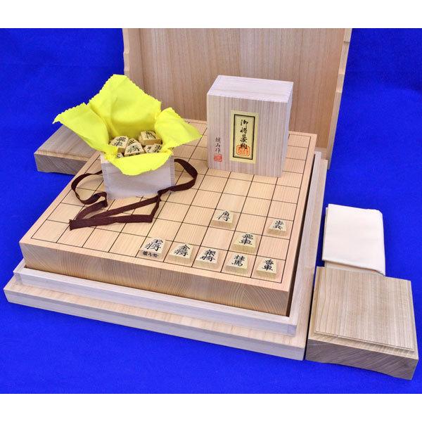 将棋セット ヒバ2寸卓上将棋盤セット(将棋駒黄楊錦旗書彫駒)【囲碁将棋