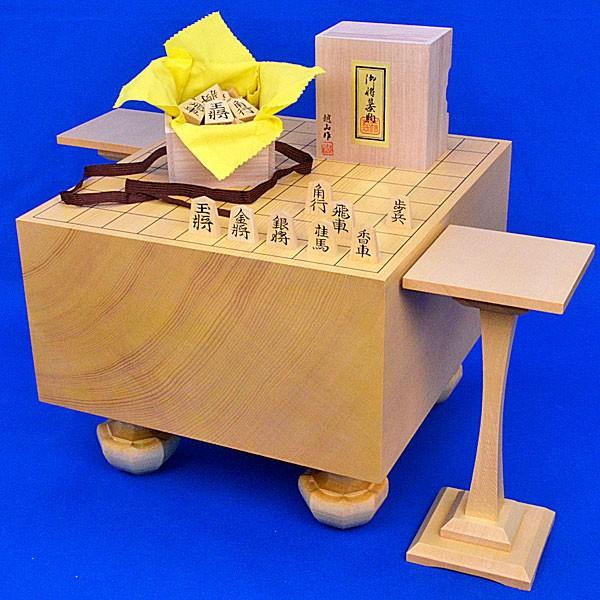 将棋盤新榧フルセット　駒本黄楊製 日向産本榧2寸ハギ卓上将棋盤セット 黄楊錦旗彫駒 栓駒台 MS30 ※高級