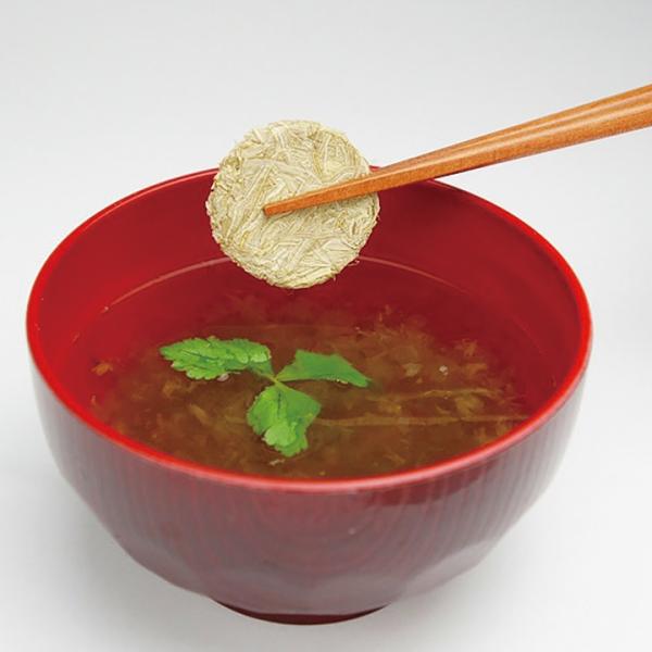 【業務用】【業務用食材】【常温商品】【7,990円以上ご購入で送料無料】【食彩ネットショップ】1枚のとろろ昆布を、そのまま円形（直径約3.5cm）に成形しましたので、湯浸時はふわっと広がり毛足も長く、うどん、そば、お吸物等のトッピングに最適...