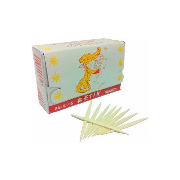 １箱あたり２９９円！原産国：スペイン内容量：約600本入り×２箱※1箱に多少ばらついたサイズの物が数本程度入っている事がございますので、ご了承ください。【商品説明】楊枝を変えただけで気分はスペインバル気分!!お好みの食材を楊枝に挿してピンチ...