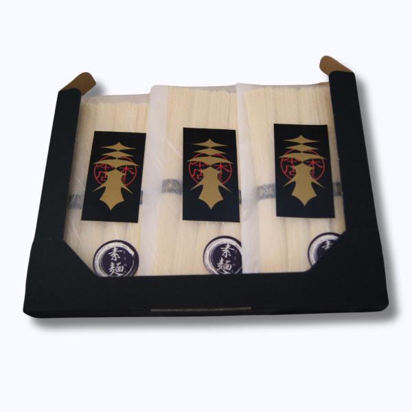 うまい麺の代名詞【極上手延べ麺三木屋】の手延素麺 黒帯です。ゆで時間約2分30秒。　　　　　　　　　　　　　　　　　　　　　　　　　　　　　　　　　　　　　　　　　　　　　　　　　　　　　　　　　　　　　　　　　　　　　　　　　　　　　　　...