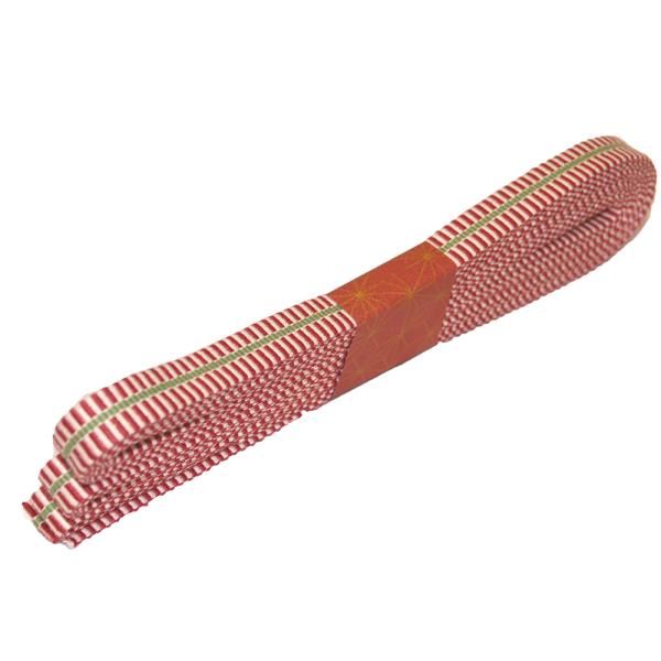 刀剣（真剣・居合刀）用の下緒です。 国内産の高級 真田紐 袋織り 木綿製 4分約 12ｍｍを 1本1本手作りで作っております。・幅は約12mm、厚みは約1.65mmです。 ・厚みはシックネスゲージで計っております。 ・真田紐は手作りですので...