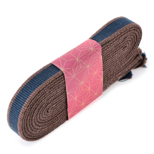 刀剣（真剣・居合刀）用の下緒です。 国内産の高級 真田紐 袋織り 木綿製 4分約 12ｍｍを 1本1本手作りで作っております。・幅は約12mm、厚みは約1.65mmです。 ・厚みはシックネスゲージで計っております。 ・真田紐は手作りですので...