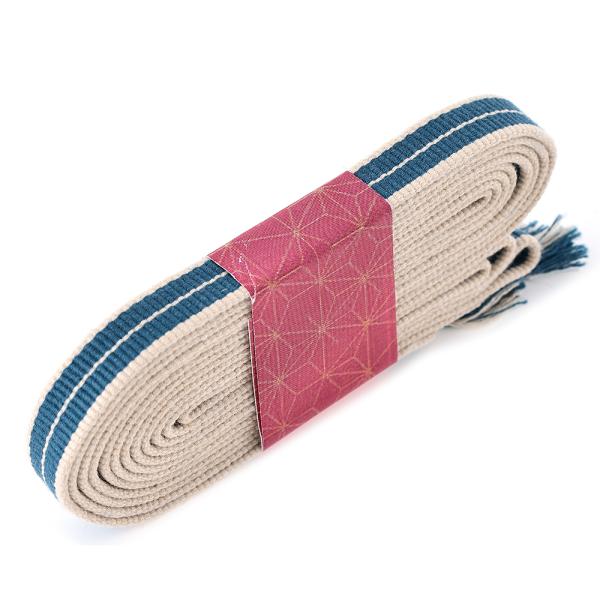 刀剣（真剣・居合刀）用の下緒です。 国内産の高級 真田紐 袋織り 木綿製 4分約 12ｍｍを 1本1本手作りで作っております。・幅は約12mm、厚みは約1.65mmです。 ・厚みはシックネスゲージで計っております。 ・真田紐は手作りですので...