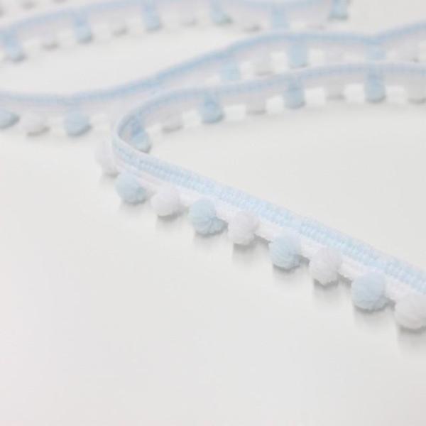 ジェラートカラー ポンポンテープ（ブルー&amp;ホワイト）（CMOC-16/BL）（50cm以上10cm単位）幅：約14mm（テープ上部からポンポン下部まで）ポンポン直径：約6mm〜9mm（ポンポンの大きさは均一ではありません）素材：ナイ...