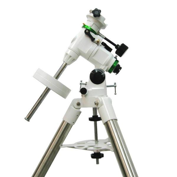 高剛性の三脚が付属し、安定した観測が可能な小型赤道儀です。別売りアップグレードキットにより、自動導入機能を追加することも可能です。