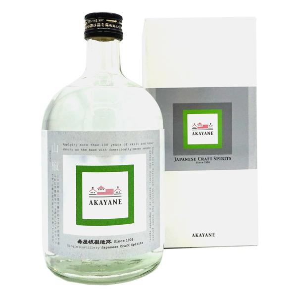 焼酎蔵が造った蒸留酒のスピリッツ。輝きのあるクリア。香りはとても複雑で、青い山椒の葉や、山椒の実を潰した香りとゴボウ等の根菜の香り。味わいはとてもシャープでキレのある後味。無農薬山椒の香りに、いつまでも酔いしれる唯一無二の薩摩スピリッツ！ ...