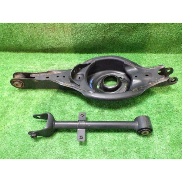 CX-5 KF2P 左リアナックルハブ XD Lパッケージ 4WD KB9A-26-12XA 25D マツダ（Mazda） CX-5 KF2P 左リアロアアーム XD Lパッケージ 4WD KD35