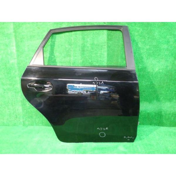 プリウスα DAA-ZVW40W 右リアドア G 7人 202 ニホンイタ M31Q8 67003  