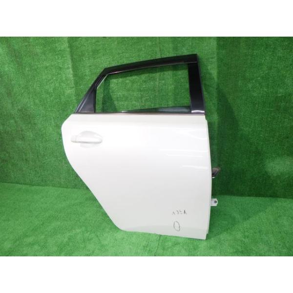 オーリス DBA-NZE184H 右リアドア 150X Sパッケージ 4WD 070  