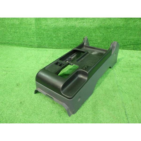 ランドクルーザープラド KDJ95W 右リアドア TXリミテッド 4WD 8人 ニホンイタ M3E8 67003-60171 K72 トヨタ（TOYOTA） ランドクルーザープラド KDJ95W シフトパネル TX